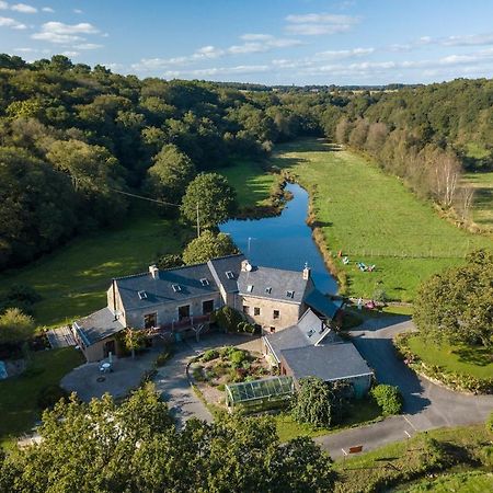 Le Moulin Des Hirondelles Bed and Breakfast Pluvigner Exteriör bild